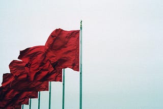 🚩Red flags I look out for in clients (as a freelance creative)