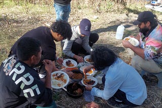 Harus Ada Sesuatu di Hari Libur, tapi Apa?