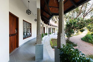 Vistaar Associates & Inspiration Architects Define the Past amidst the Present in this Vernacular…