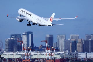 Photo of airplane taking off from Haneda airport in Tokyo