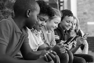 Nowadays, technology has estimulated anxiety in children and teenagers. Do you agree? Why?
