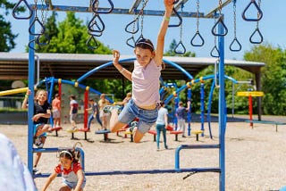 La Gen Z ansiosa: la colpa è nostra (e del telefono)