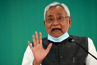 नीतीश कुमार ने मुकेश साहनी के भाई से सरकार के आयोजन के उद्घाटन का सवाल किया
