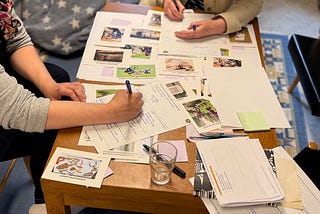 Exploring transitions with neighbourhood associations