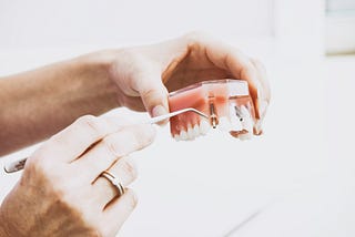 Symptoms of Early and Advanced Periodontal Disease