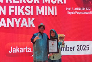 Foto Bareng Pak Gol A. Gong