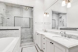 Styling Quartz Bathroom Countertops: 5 Exquisite Design Ideas