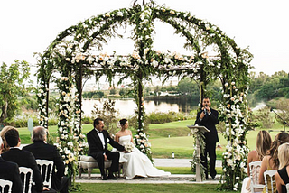 What To Look For In A Professional Wedding Party Planner?
