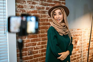 How to Vlog: A Beginner’s Guide to Vlogging