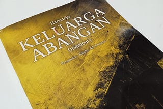 Review: Keluarga Abangan