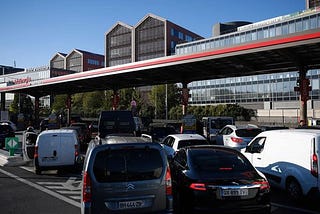 Crise du carburant en France : le gouvernement menace de briser le blocus des raffineries pour…