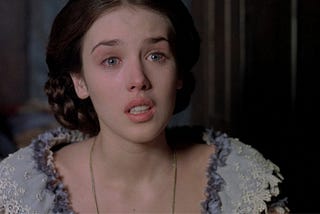 Isabelle Adjani e seus olhos coruscantemente azuis em cena de A História de Adele H., filme dirigido por François Truffaut