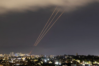 Reporter describes being in Israel as Iranian missiles headed towards country