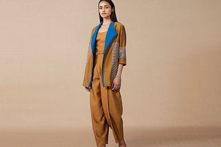 Season’s Most Trending Designer Woolen Jackets For Women India, Live Online — 2023