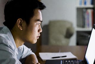 AI Income Ideas That Don’t Require Constant Internet