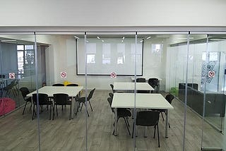 Importanța unui Meeting Room într-un spațiu de coworking