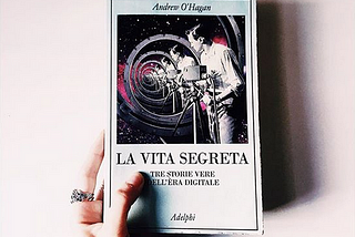 “La vita segreta” di Andrew O’Hagan tra realtà e cyber-realtà