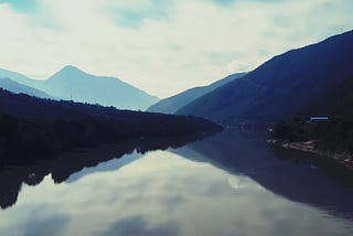 On honeymoon.. in the Tiger Leaping Gorge