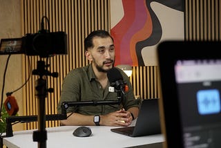 The Profitable Solopreneur Trends I’m Stealing In 2026.