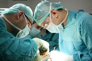 Hopkins begins nation’s first HIV-positive organ transplants