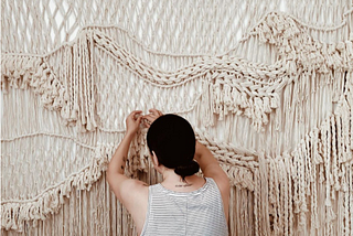 Tying the knot: The Chaotic Beauty of Macramé