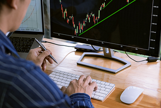 Technical Analysis vs Fundamental Analysis: 3 Differences