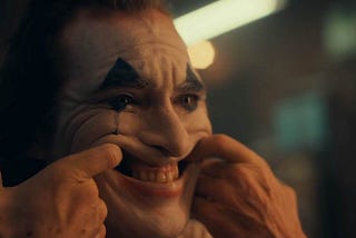 令人想二刷的《Joker》，到底是王牌還是小丑？我從中意識到的5件事（上）