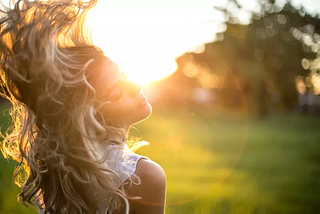 How to Hair Care in Summer: what to consider and how not to harm