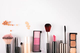 What are additives in cosmetics?