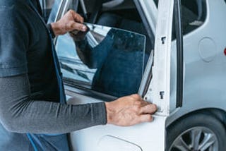 A Practical Guide to Navigating Auto Glass Replacement Maze and Rates
