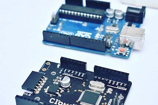 CloudX vs Arduino (PIC vs AVR Microcontroller)