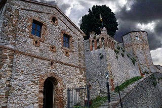 Cinque castelli italiani abitati da fantasmi donne