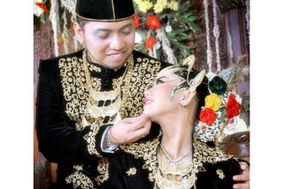 Kisah Cinta: Adri + Ayu