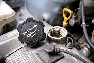 Recognizing the Top 7 Symptoms of Low Oil in Your Engine