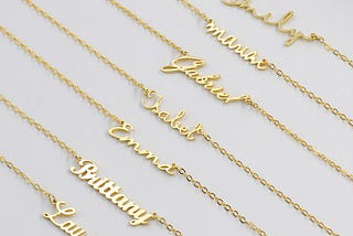 Discover the beautiful necklace gifts on sale
