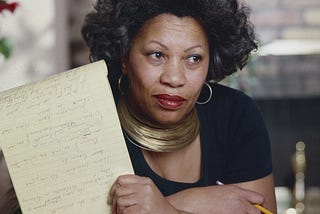 300 Kelimede Toni Morrison!