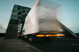 Self-Driving Trucks Will Mimic Migratory Birds !