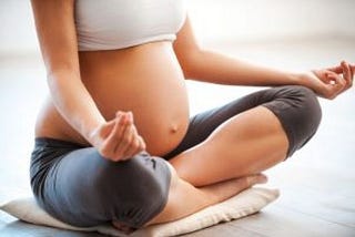 Gestação: quais os benefícios em praticar Yoga nesta fase?