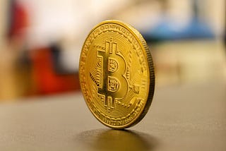 “Depends on the investment strategy”: experts on whether it is worth investing in bitcoin