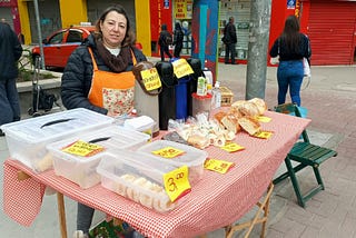 Café da manhã na mesa itinerante