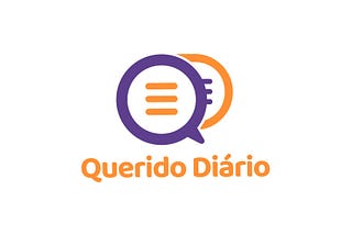 Texto escrito em laranja “Querido Diário”, acima do texto existe dois ícones referentes a diálogos sobrepostos, o primeiro na cor roxa com interior laranja, e o segundo na cor laranja com interior roxo.