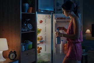 7 Ways Your Body Is Telling You That You’re Likely Under Eating, According to an Eating Disorder RD