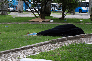 Internação forçada oculta descaso com a população de rua em Florianópolis