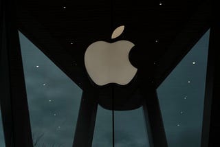 Apple makes Wall Street History, becomes the first company to reach M-Cap valuation of $2 Trillion