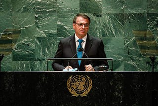 Diferentes ângulos (similares) da cobertura do discurso de Bolsonaro na ONU