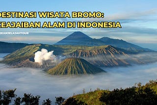 Sunrise spektakuler di Bromo dengan gunung menjulang dan kabut tipis melingkupi kawah, menciptakan keajaiban alam yang memukau di Indonesia.