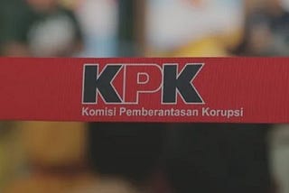 Medan Tempur dalam Tubuh KPK : Lembaga Penunjang VS Lembaga Independen