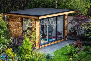 Beautiful garden and great garden room.