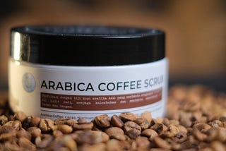 Lulur badan pertama di INDONESIA dengan Arabica Coffee ASLI (bukan extract) sebagai scrubnya.