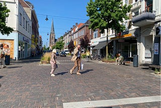 Welkom in het Spijkerkwartier: Een wandeling door de levendige en rustgevende straten van Arnhemse…